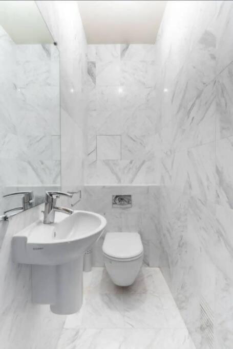 Avenue Montaigne Luxury Apartment 2Br 4P Paris Exterior foto